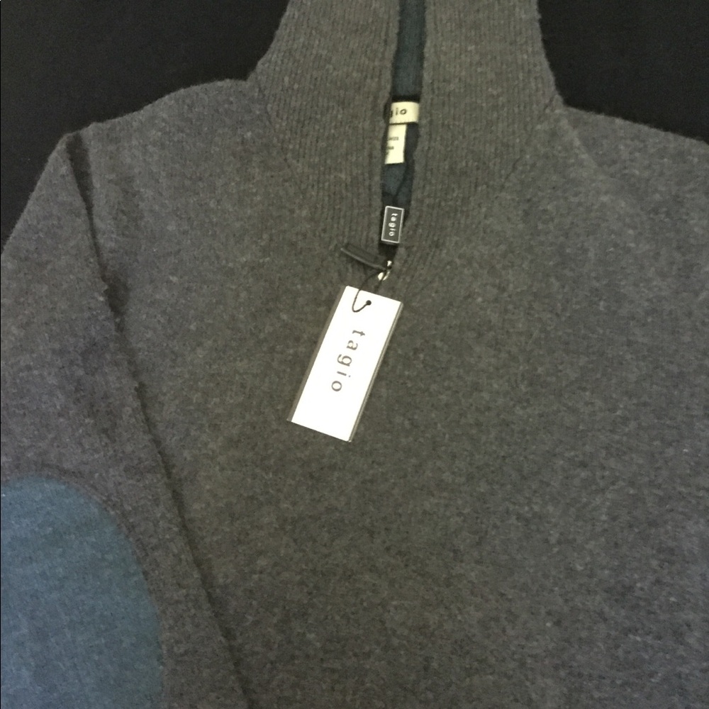 Men’s Sweater.